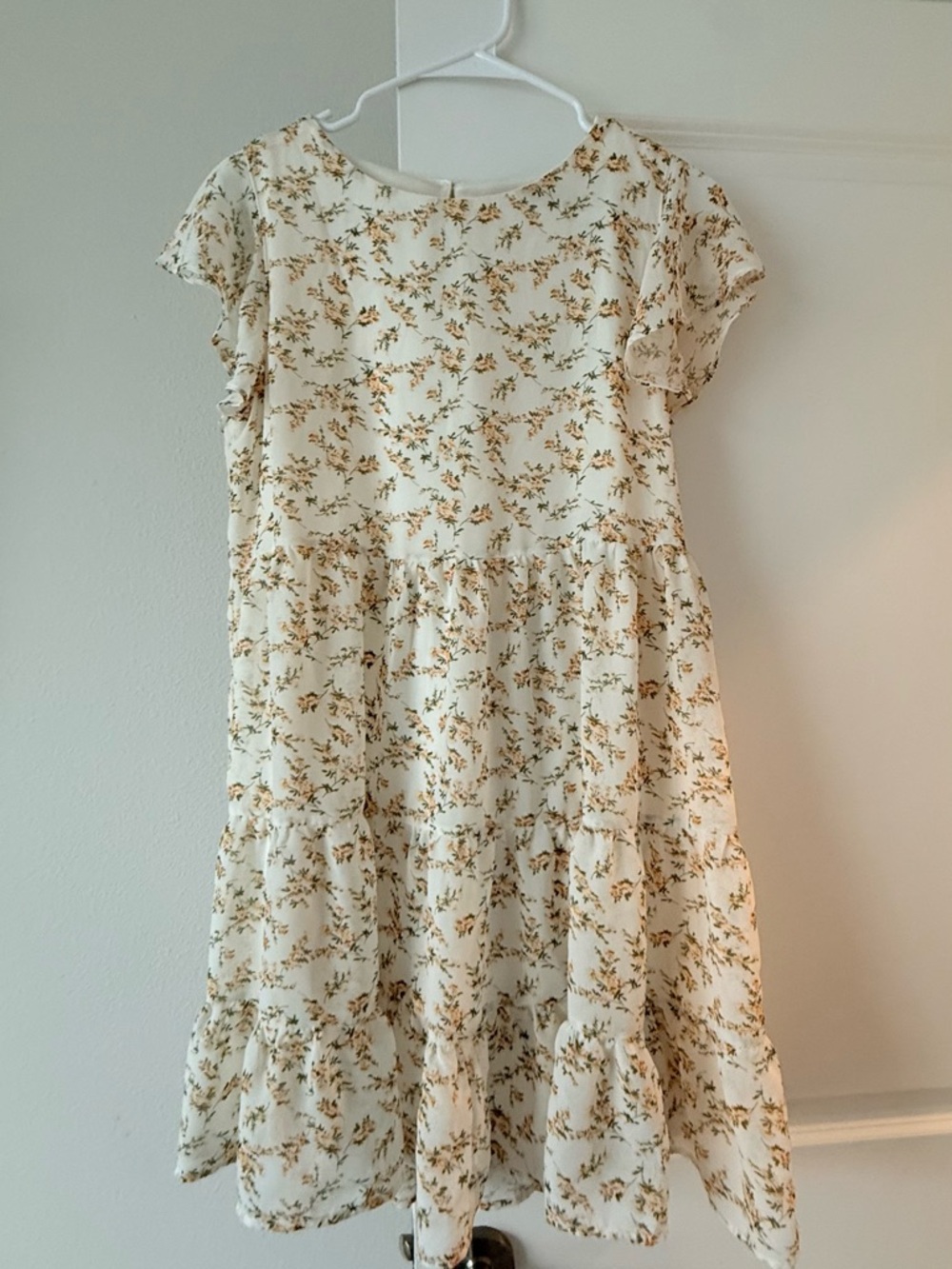 Doe & Rae Cream Floral Ruffled Dress - Picture 5 of 9